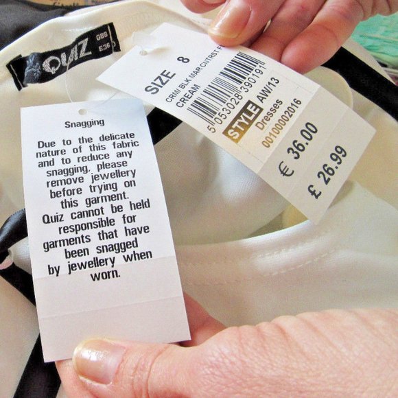 Vintage Black and White Dress with Attached Necklace by Quiz UK 8 = US Size 4 - Picture 7 of 10